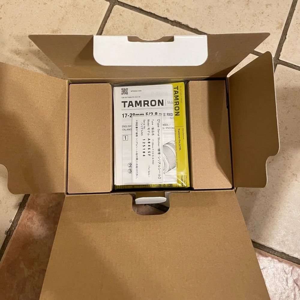 Tamron - 17-28mm f/2.8 DI III